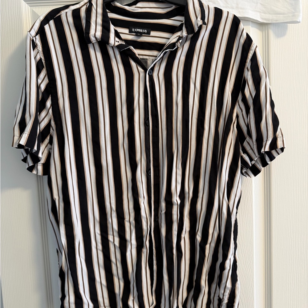Express Men's Black and White Striped Casual Shirt